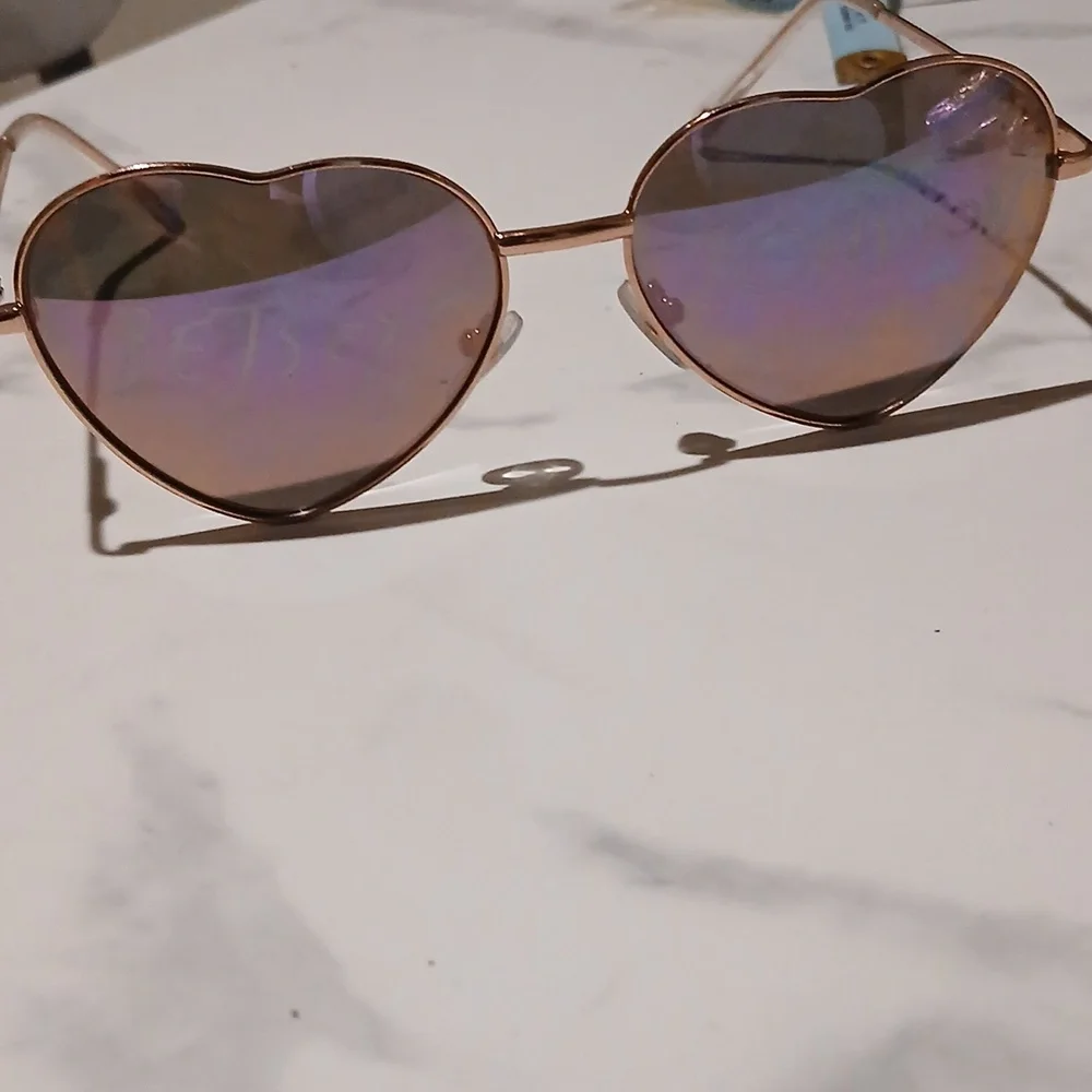 Betsey Johnson logo betsey